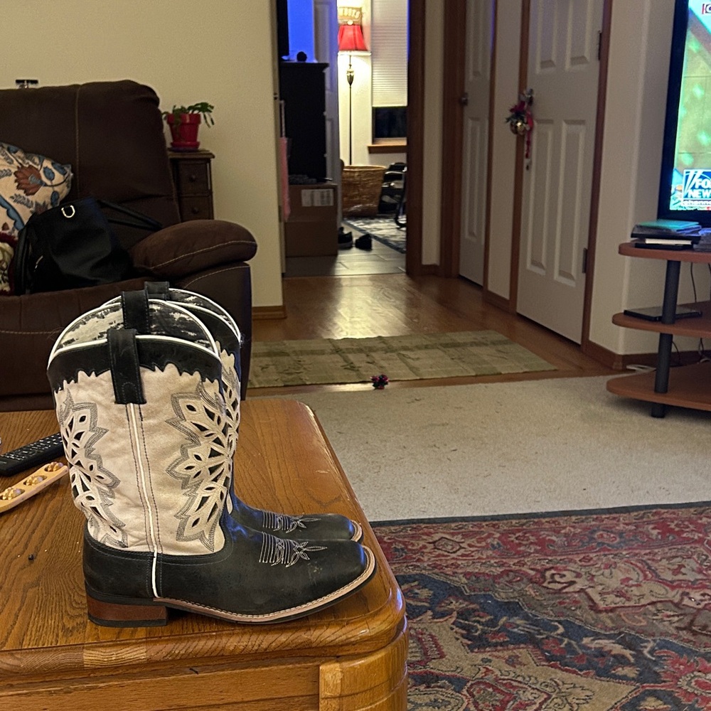 Laredo Blue and Cream Heeled Boots